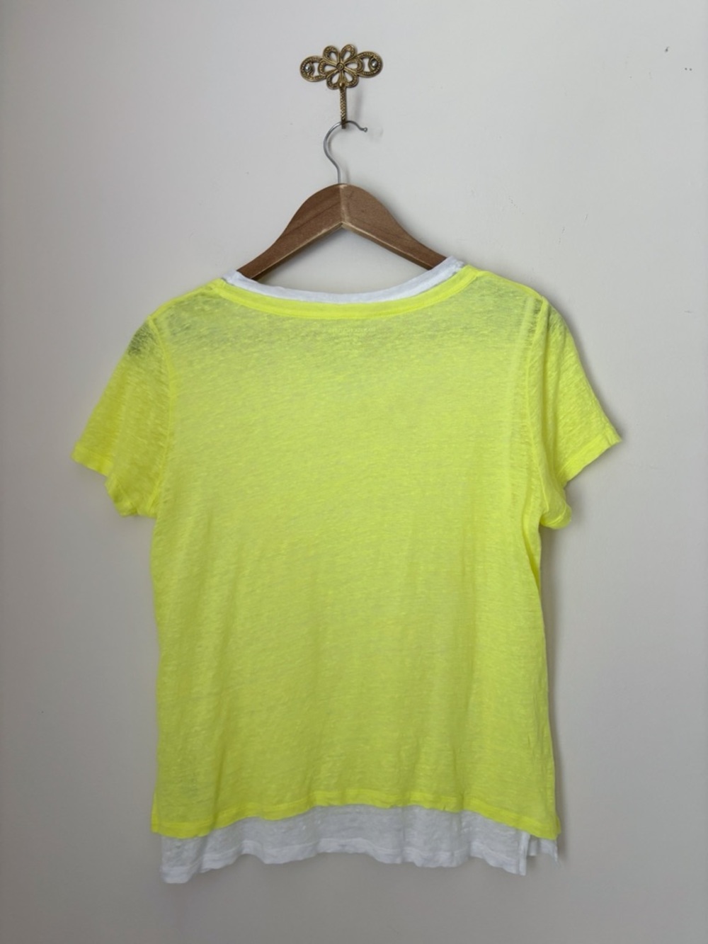 Majestic Filatures Deluxe Linen Layered T Shirt Neon Yellow & White Sz 3 Large - Picture 4 of 7